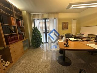 Miete Büro  Carlemany. Consulta médica en alquiler en escaldesengordany  100 m2, parkin