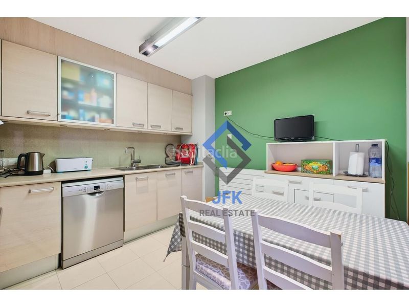 Foto 6b9e576c-e1bb-482b-9ec2-8552566e57ed. Pis amb aparcament a Centro Andorra la Vella