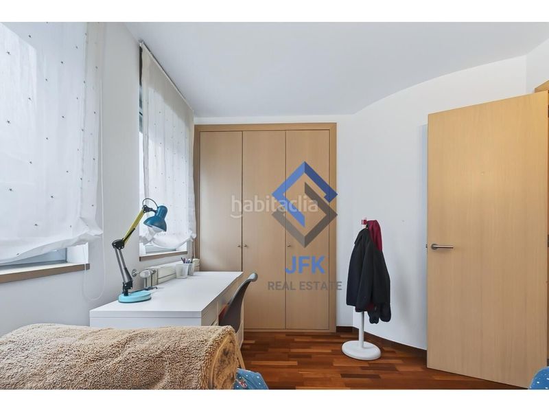 Foto a775a646-4843-4ef3-8ff4-81d202d3b32a. Pis amb aparcament a Centro Andorra la Vella