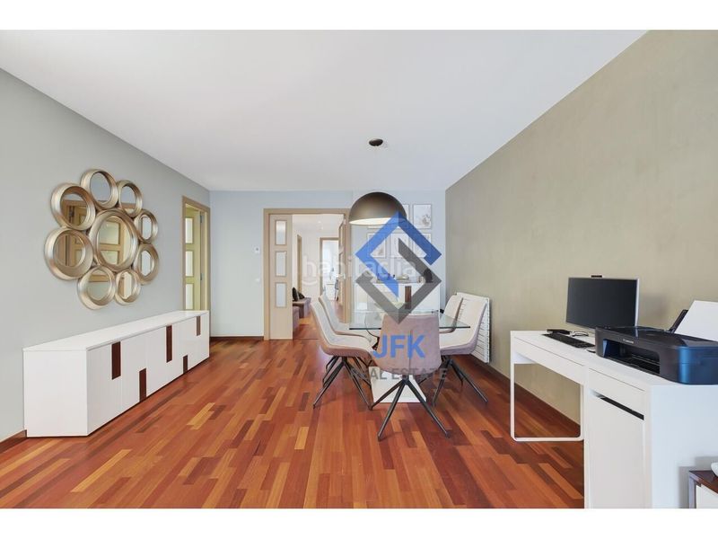 Foto a8052bc3-d65e-4b08-bbe2-c354932d9c7a. Pis amb aparcament a Centro Andorra la Vella