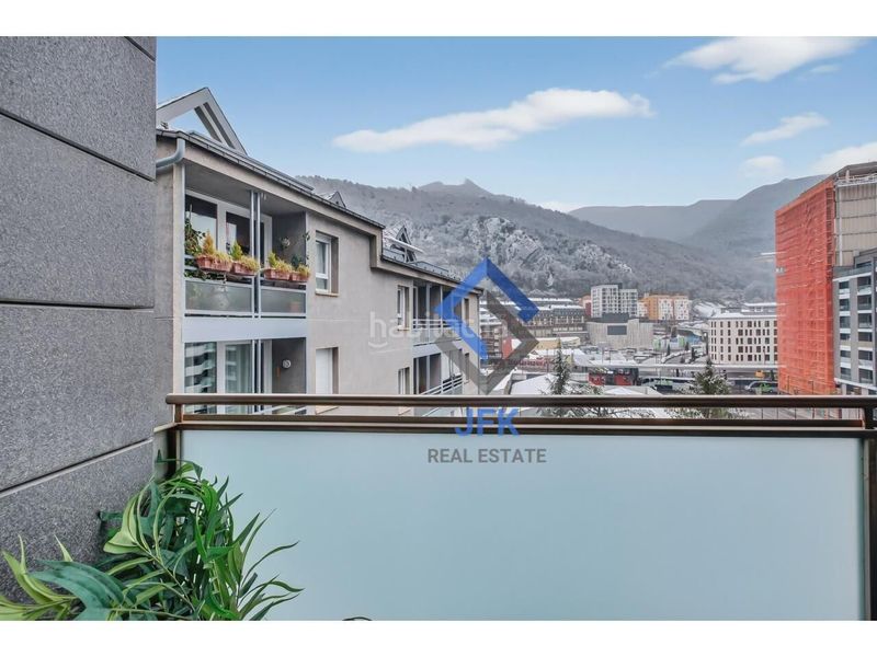 Foto ccf6e112-c216-4d01-994d-23611178c831. Pis amb aparcament a Centro Andorra la Vella