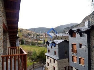 Foto d334fc00-46f5-48f0-9403-4fdcd6171567. Flat with heating parking in Canillo Canillo