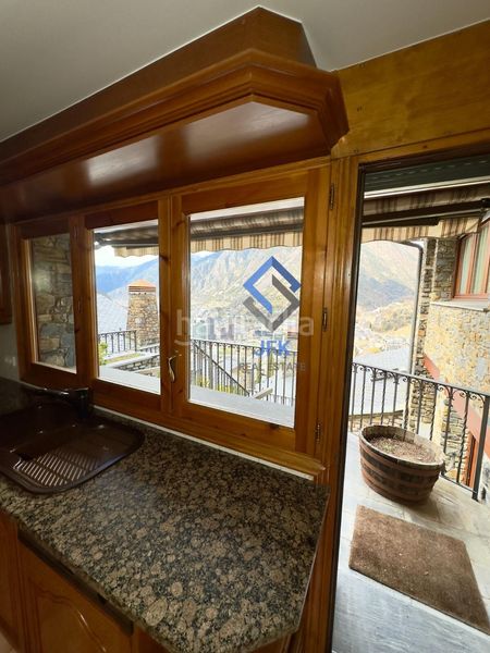 Foto 3f21ad94-6133-4d72-b6a3-5872363b4556. Casa adossada amb calefacció aparcament a Els Vilars d´Engordany Escaldes-Engordany