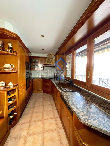 Foto 61176a22-930f-4684-9ab0-ec383c7cc3dd. Casa adossada amb calefacció aparcament a Els Vilars d´Engordany Escaldes-Engordany