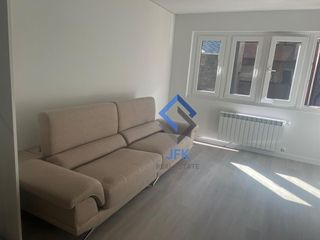 Lloguer Pis  Carrer de l' alzinaret. Piso reformado en alquiler en barri antic, andorra la vella  1 h
