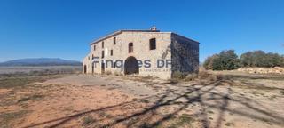 Masia a Sils. Masia por terminar en sils
