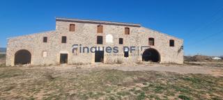 Masia a Sils. Masia por terminar en sils