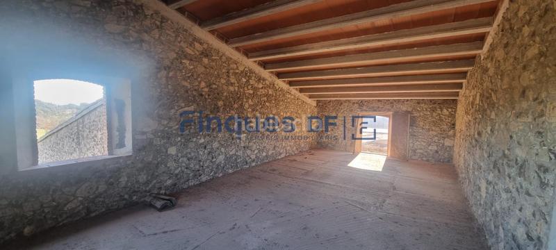 Foto f32fbb1c-ee8b-4551-843e-1192070a8d5e. Casale con parcheggio in Sils
