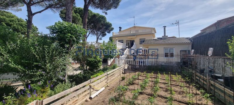 Foto b24793d0-123a-4ce8-9c4f-ef701ce4df84. Xalet amb calefacció aparcament a La Goba Vidreres