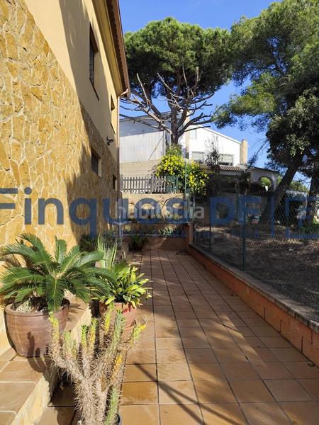 Foto 1ddfaf6c-a693-4c05-8bff-30b5ab38b7b9. Chalet mit heizung parking in residencial Blanes - vistamar Blanes
