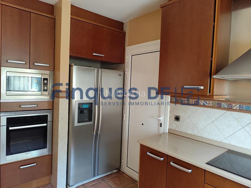 Foto 65bbccf3-4e21-473d-9cdd-3335b7fc6aea. Chalet mit heizung parking in residencial Blanes - vistamar Blanes