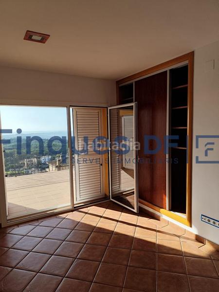 Foto a3c8460c-4958-4d42-bedd-e7f8f82f9737. Chalet mit heizung parking in residencial Blanes - vistamar Blanes