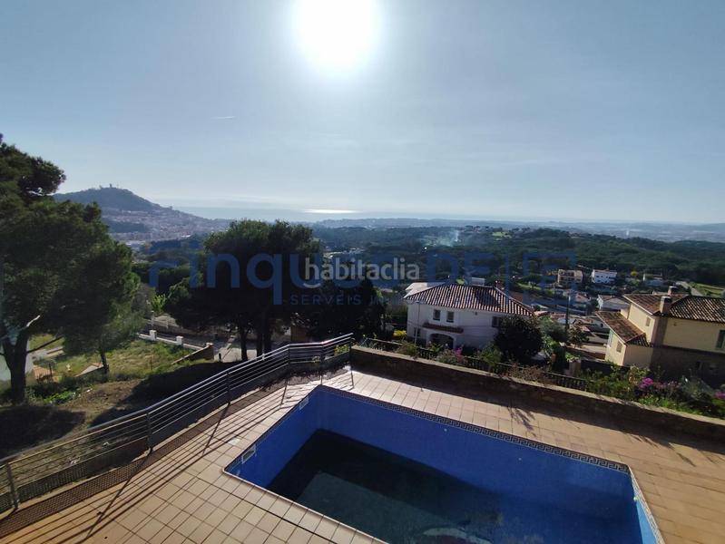Foto d916e9e6-6500-487a-aa31-b284c3b3bf73. Chalet mit heizung parking in residencial Blanes - vistamar Blanes