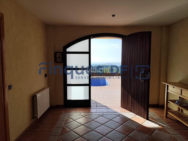 Foto 4d9505a5-7e8d-41c6-ac12-ed69a08b2de5. Chalet avec chauffage parking dans residencial Blanes - vistamar Blanes