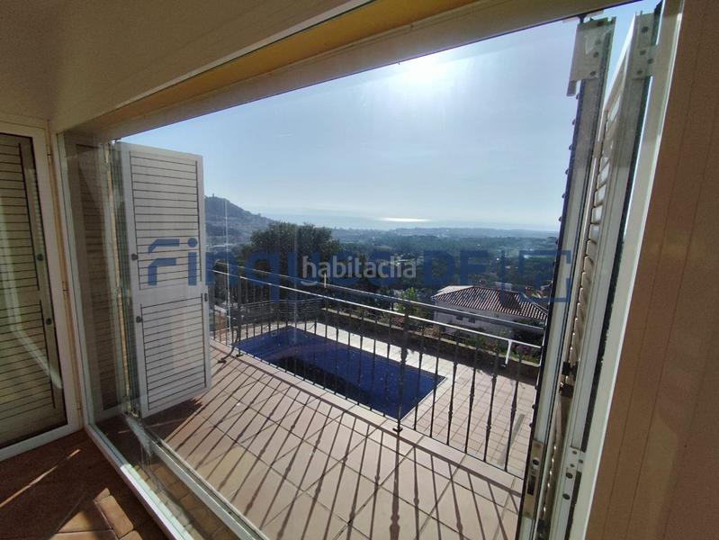 Foto 955de5c6-63a4-45d0-badd-9dccffbfb670. Chalet avec chauffage parking dans residencial Blanes - vistamar Blanes
