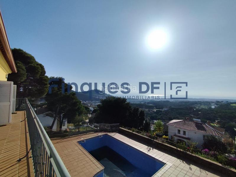 Foto 1617fd09-01e8-4614-bae0-b6d240817b33. Chalet con riscaldamento parcheggio in residencial Blanes - vistamar Blanes