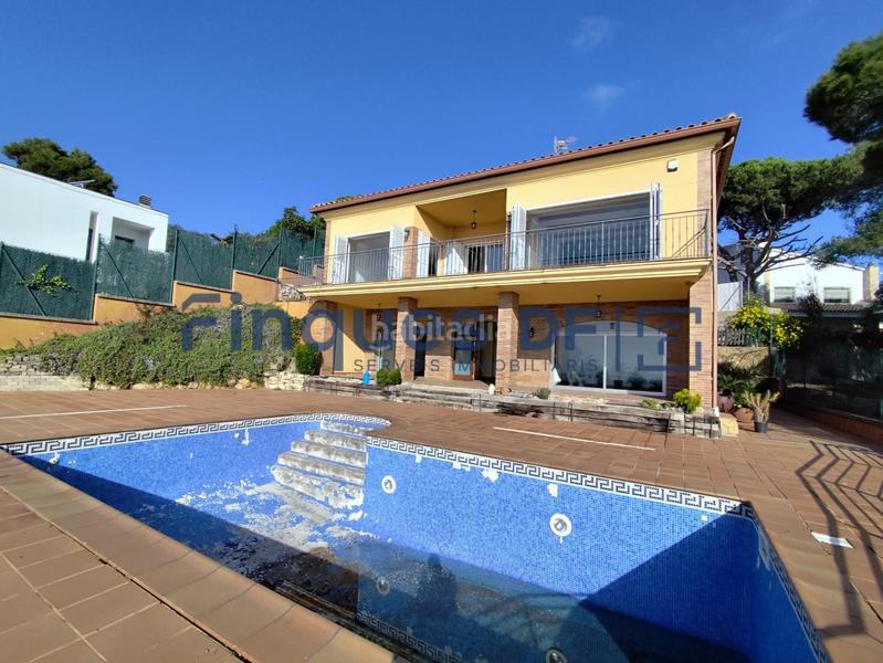 Foto 1eb20e73-78fd-42ed-a520-a98eb54115ac. Chalet con riscaldamento parcheggio in residencial Blanes - vistamar Blanes