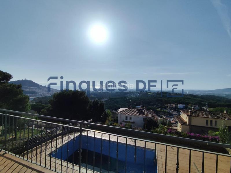 Foto 35b60de7-36b1-41e5-bfba-22c1d96898aa. Chalet con riscaldamento parcheggio in residencial Blanes - vistamar Blanes