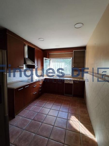 Foto 5560ac6a-4582-4be5-9042-91f45ef4c5f1. Chalet con riscaldamento parcheggio in residencial Blanes - vistamar Blanes