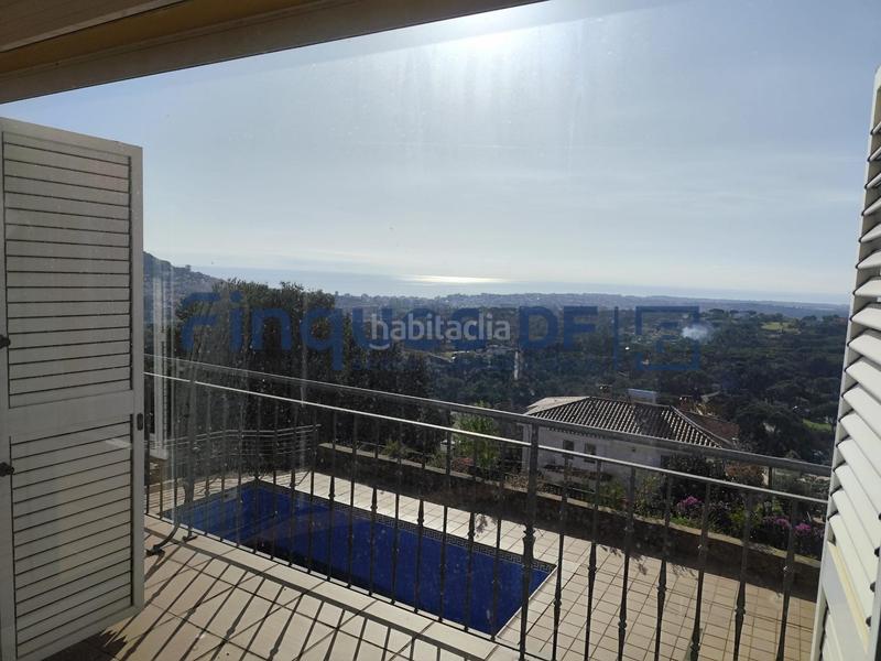 Foto 622b72ac-49be-41e5-b1c5-bc1449db582a. Chalet con riscaldamento parcheggio in residencial Blanes - vistamar Blanes