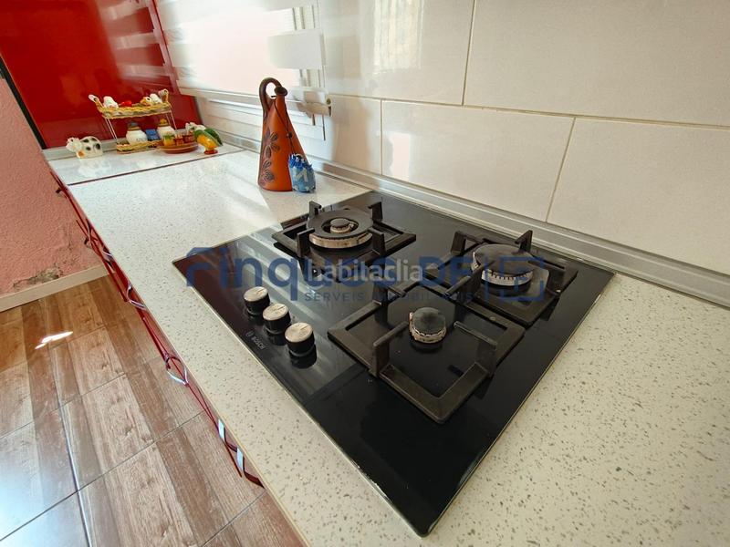 Foto 8a7eb165-693a-498d-84c2-c27fa1a22386. Chalet with parking in Riudarenes