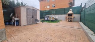 Appartement à Riudarenes. Acogedor piso con gran patio en el centro de riudarenes