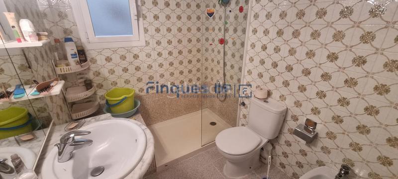 Foto 23dec98b-15e9-4491-9072-a101ebd97d2b. Piso amplio piso en venta 113 m, 4 habitaciones, ascensor y excelente ubicación en Girona