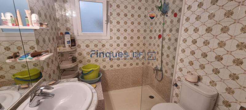 Foto 3a07c5e8-fc6a-4ebc-bd21-823b730e2ba3. Piso amplio piso en venta 113 m, 4 habitaciones, ascensor y excelente ubicación en Girona