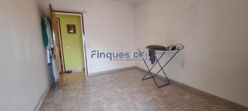 Foto d2bf2c98-5980-4385-be35-e3a01d81b816. Piso amplio piso en venta 113 m, 4 habitaciones, ascensor y excelente ubicación en Girona