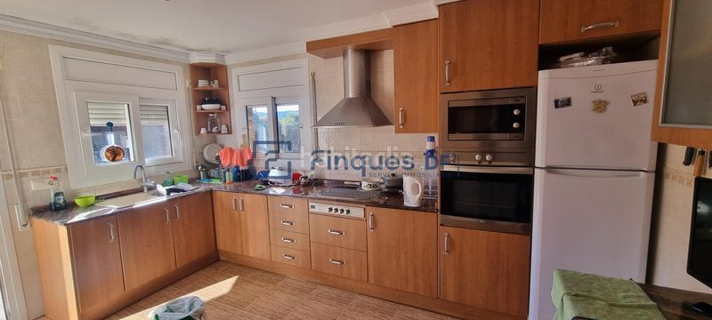 Foto caa250cf-d0d7-4e88-bf71-1af3acd2fef9. Xalet amb calefacció aparcament a La Goba Vidreres