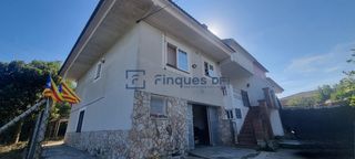 Xalet a Residencial Park. Casa independiente en urbanización de maçanet de la selva