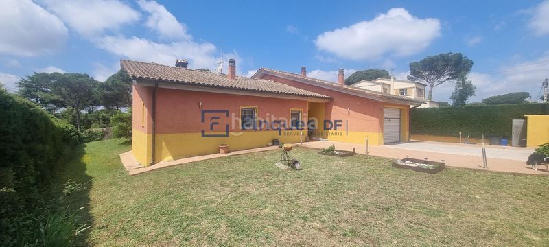 Foto b1068c5e-1393-4625-922f-4994e3dae46b. Xalet amb calefacció aparcament a Caldes de Malavella