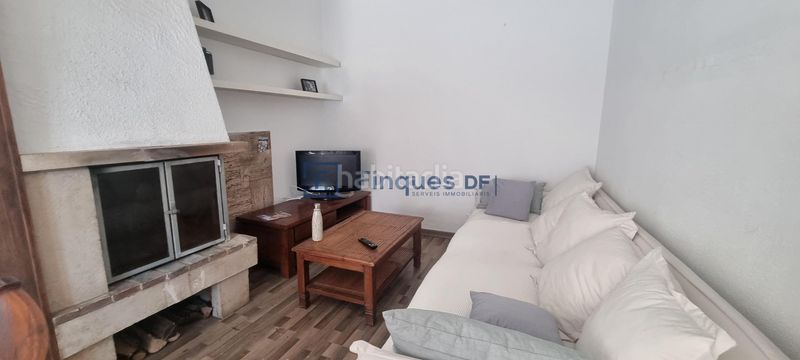 Foto 496f7095-0b62-4829-80dd-44880de05342. Casa adossada amb calefacció aparcament a Creu de la Mà Figueres