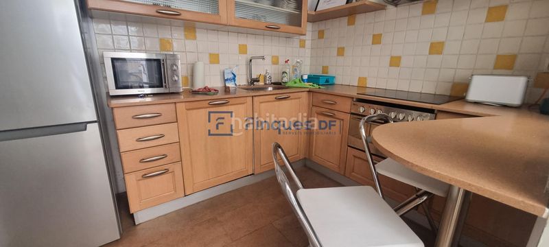 Foto 71e52a50-8567-4e3b-9aa7-9e79ee69bfc6. Casa adossada amb calefacció aparcament a Creu de la Mà Figueres