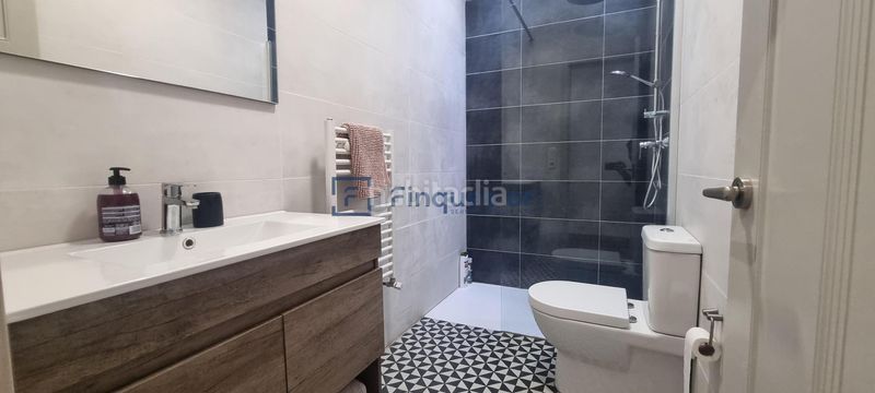 Foto d79e4f53-bf49-4ee2-94ff-b8382213c6f4. Casa adossada amb calefacció aparcament a Creu de la Mà Figueres