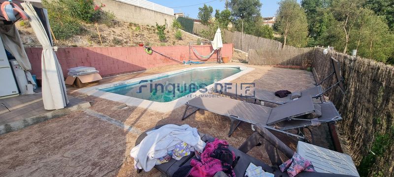 Foto 50184ff4-82e6-4d56-9d42-dcbf8955f9fd. Chalet avec piscine dans Residencial Park Maçanet de la Selva