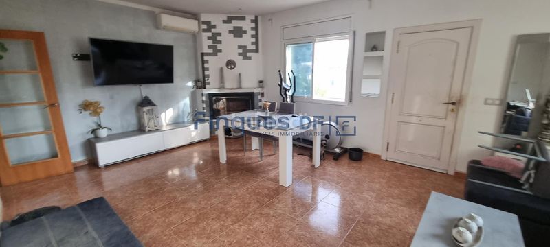 Foto 70a88acd-80e9-4373-bfd2-a4bb7e1361bf. Chalet avec piscine dans Residencial Park Maçanet de la Selva