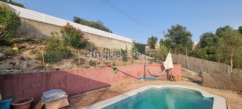 Foto 94f4ee63-fb33-4eca-933f-3816e2caf4e6. Chalet avec piscine dans Residencial Park Maçanet de la Selva