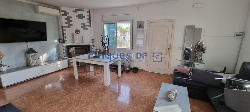 Foto f73f3bc7-9562-4be1-a903-2c4749788088. Chalet avec piscine dans Residencial Park Maçanet de la Selva