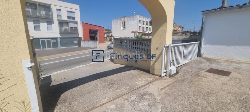 Foto 5a4d06aa-d2c1-4c11-a309-4af5bf60097f. Xalet amb calefacció aparcament a Centre Vidreres