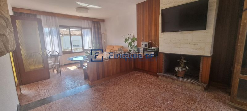 Foto cc9f2f05-f09e-4dcf-a43c-d878148e6d5b. Xalet amb calefacció aparcament a Centre Vidreres