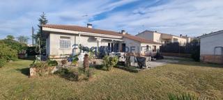 Xalet a Sils. Preciosa casa en terreno plano en king park