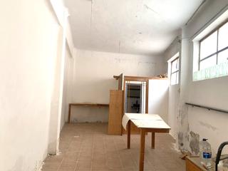 Local Comercial en San Nicols. Vendo bajo comercial junto museo