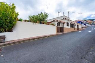 Chalet  Avenida avenida de colón, 06. Chalet independiente en el tanque  tenerife