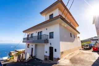 Chalet in Calle del párroco antonio álvarez martell 5. Chalet independiente con impresionantes vistas al mar y al teide