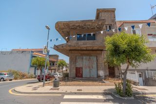 Wohngrundstück in Calle calle escultor gonzález ocampo 31. Solar urbano de 224 m2 con gran edificación a terminar cerca de
