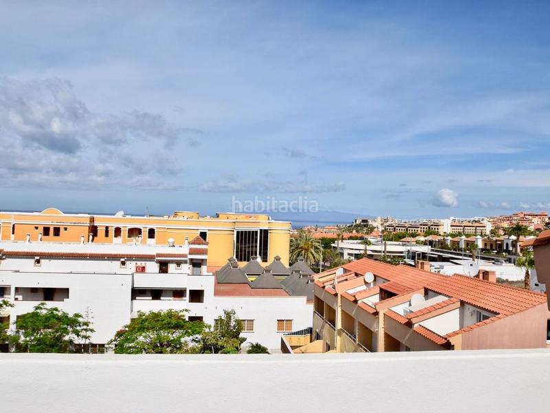 Foto aabcafa8-5aae-4b23-9a21-f9a93f9013d5. Chalet triplex con terrazas en jardines del duque en Adeje