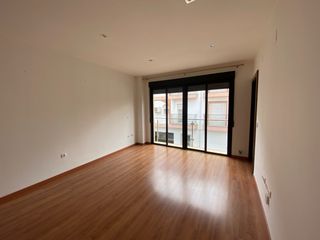 Flat  Calle doctor ramón y cajal. Piso de tres dormitorios con garaje y trastero en atarfe