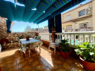 Semi detached house en Purchil. Unifamiliar adosada de 3 dormitorios en purchil