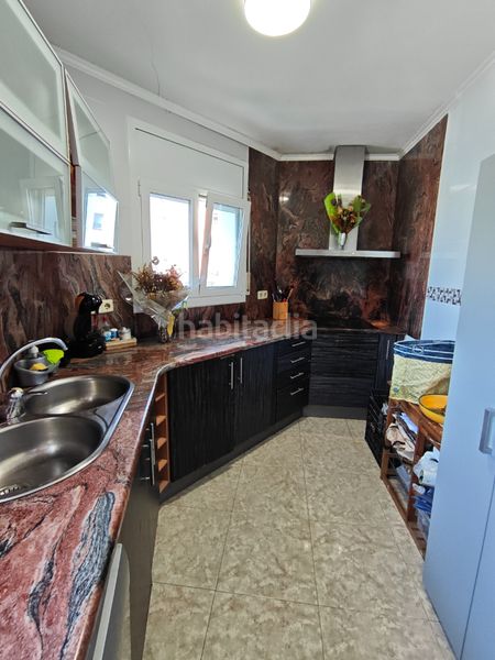 Foto 5a6bd5f7-1808-41a2-a0af-853519ced10e. Pis amb xemeneia calefacció a Eixample Residencial Escala (L´)
